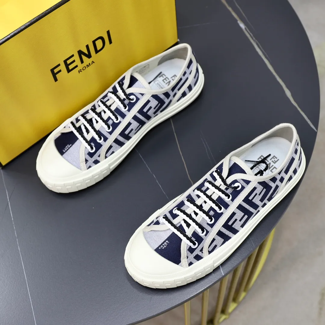 Factory price: 480 original order (couple model) Brand: FENDI Fendi 🙅‍♂️🙅‍♂️🙅‍♂️ Size: Female 35–40, Male 39-44 (45 can be customized) Grade: Official website genuine Material: Imported original LoGO fabric upper Original comfortable lining TPU wear-resistant lightweight outsole Style category: Loafers New trendy shoes Color: actual picture color